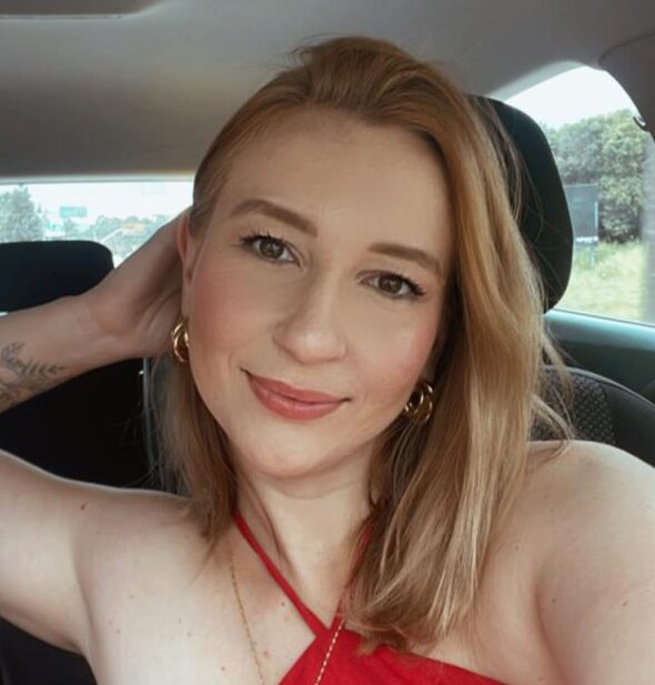 Camila Giacomozzi - SOBRE MIM